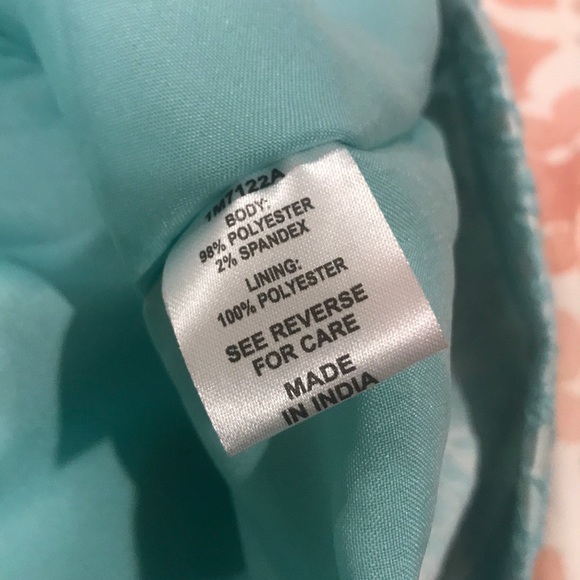 Lace Dress - Picture 7 of 7